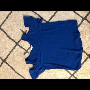 Shoulder cut out top